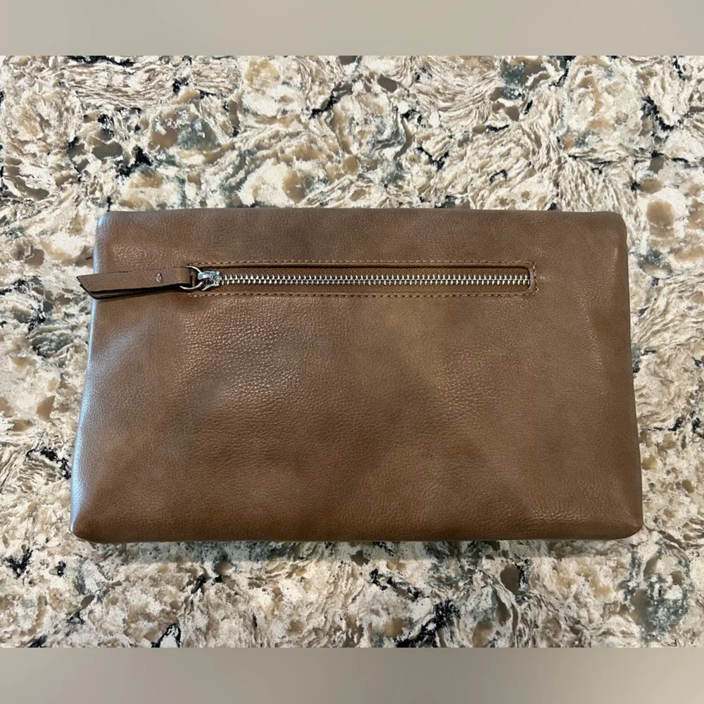 NWOT Kelly & Katie Faux Leather Chain Clutch/Wristlet - Picture 8 of 16